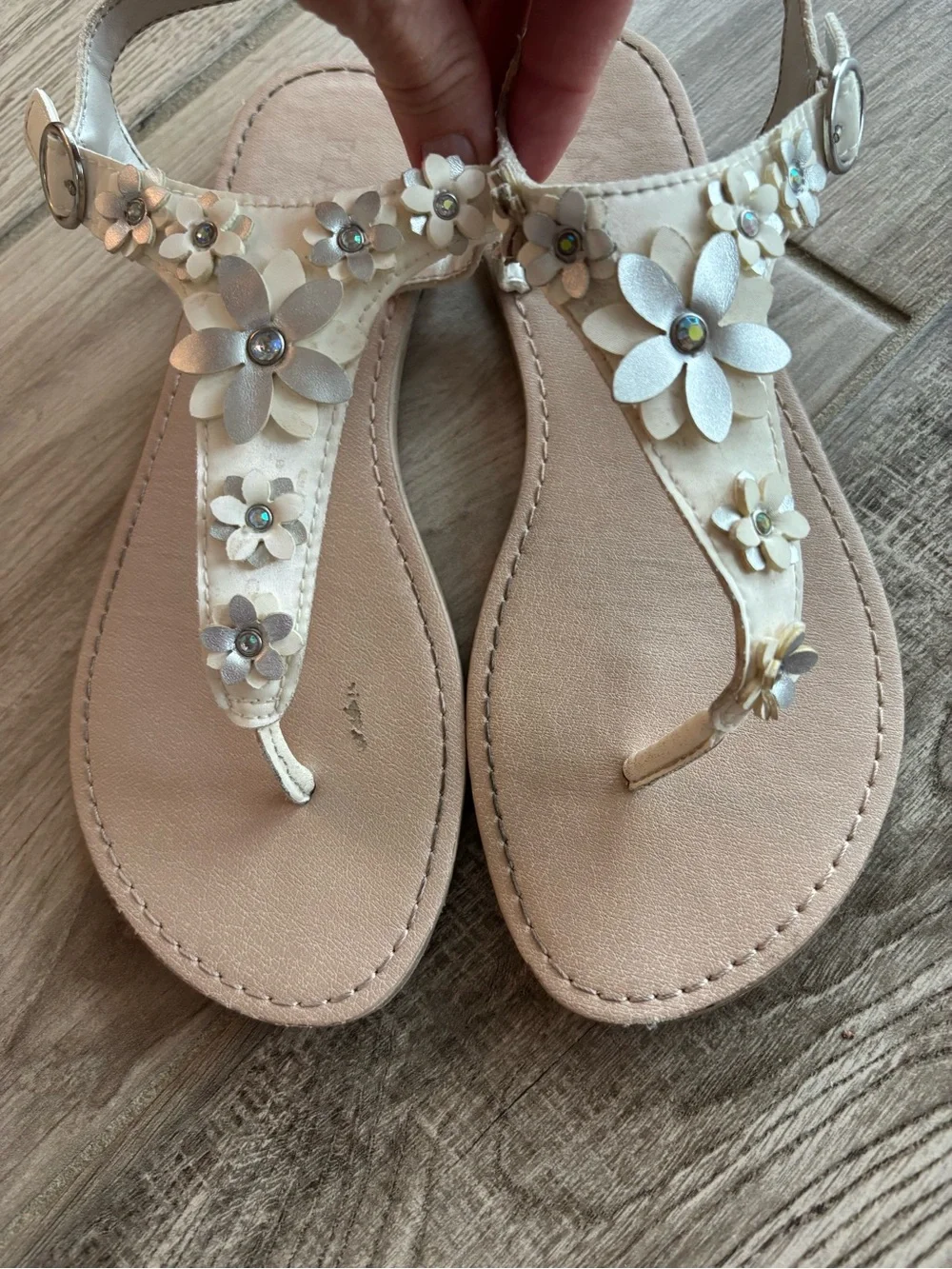 The Children's Place Cream Floral T-Strap Sandals with Iridescent Accents size 5